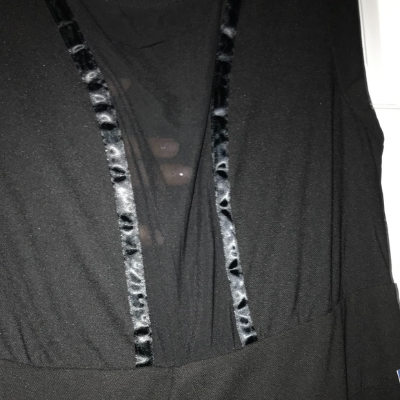 Little black dress - Picture 2 of 7